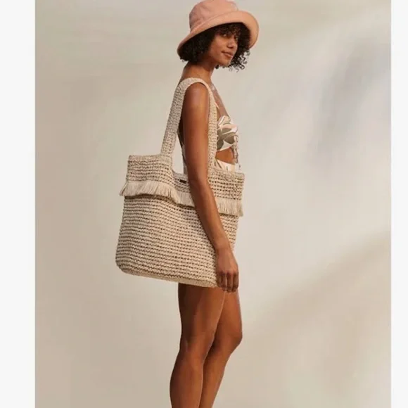 ROXY JUNGLE JACK TOTE BAG - Picture 1 of 5